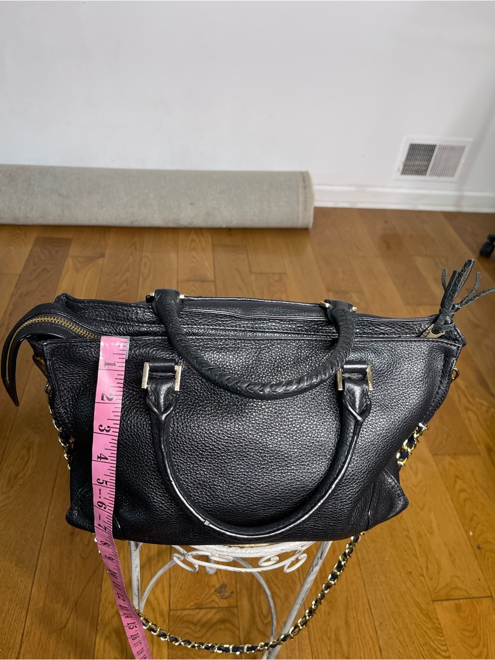 Rebecca Minkoff Black Leather Shoulder Bag with Gold Chain - Picture 6 of 9